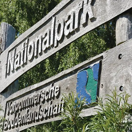 Five-bedroom Holiday In Holiday home Gross Mohrdorf